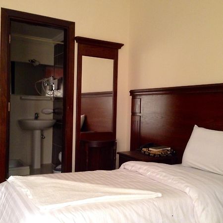 Qasr Al Azizia Hotel Мека Екстериор снимка