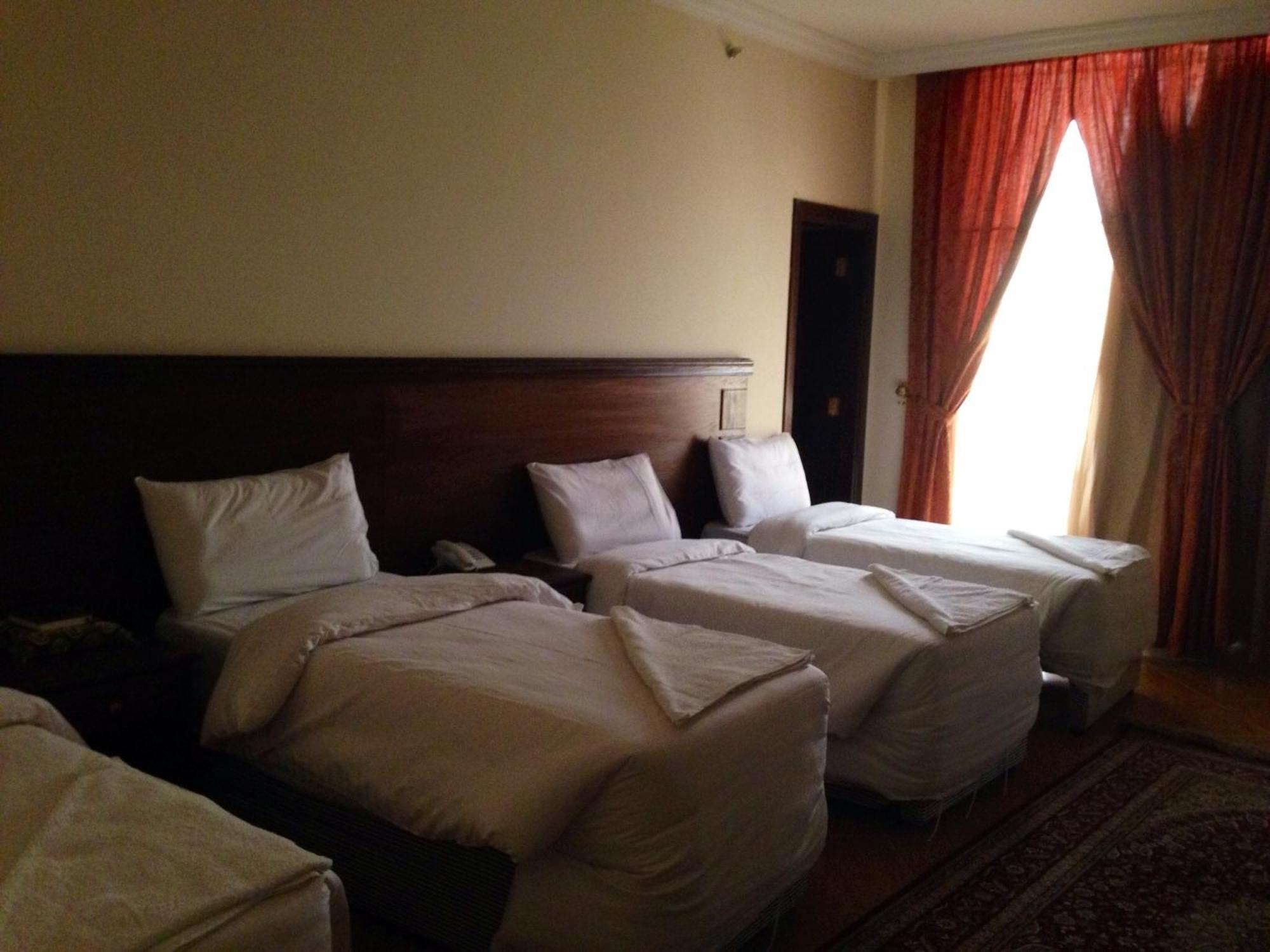 Qasr Al Azizia Hotel Мека Екстериор снимка