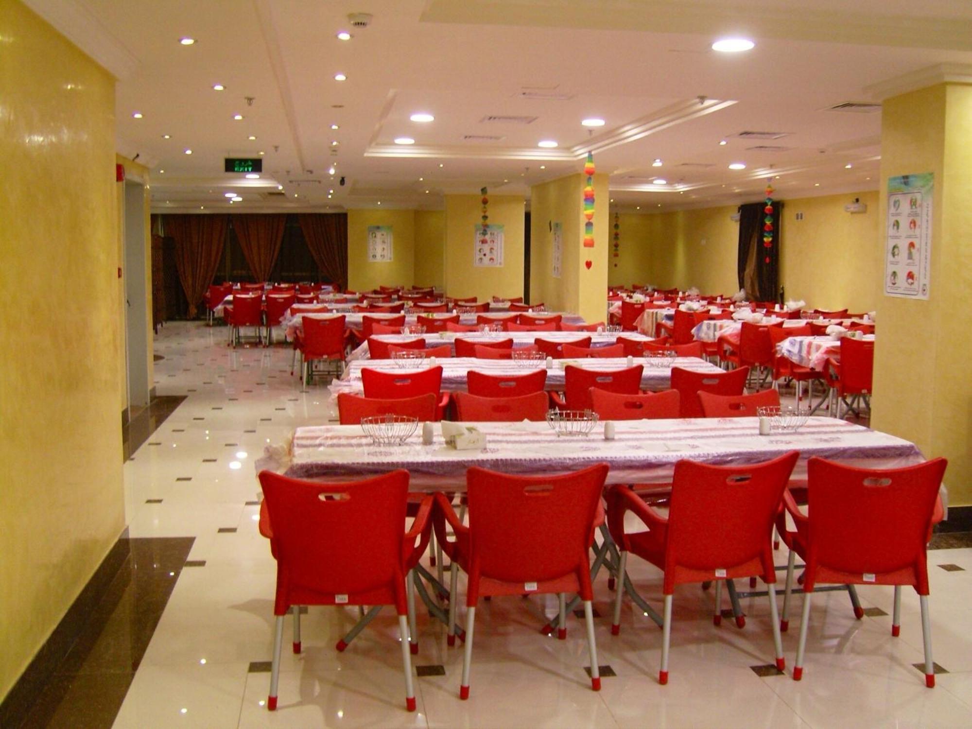 Qasr Al Azizia Hotel Мека Екстериор снимка