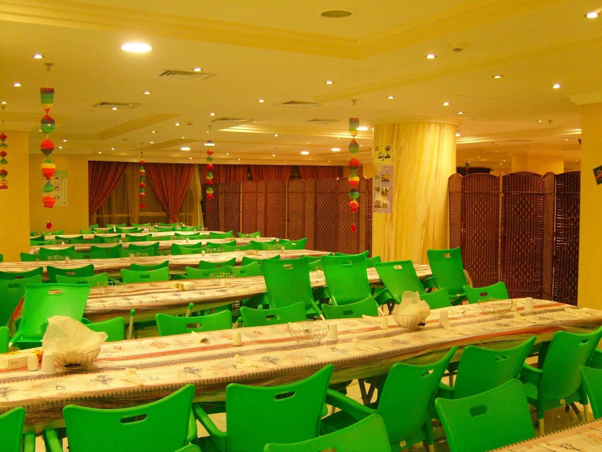 Qasr Al Azizia Hotel Мека Екстериор снимка