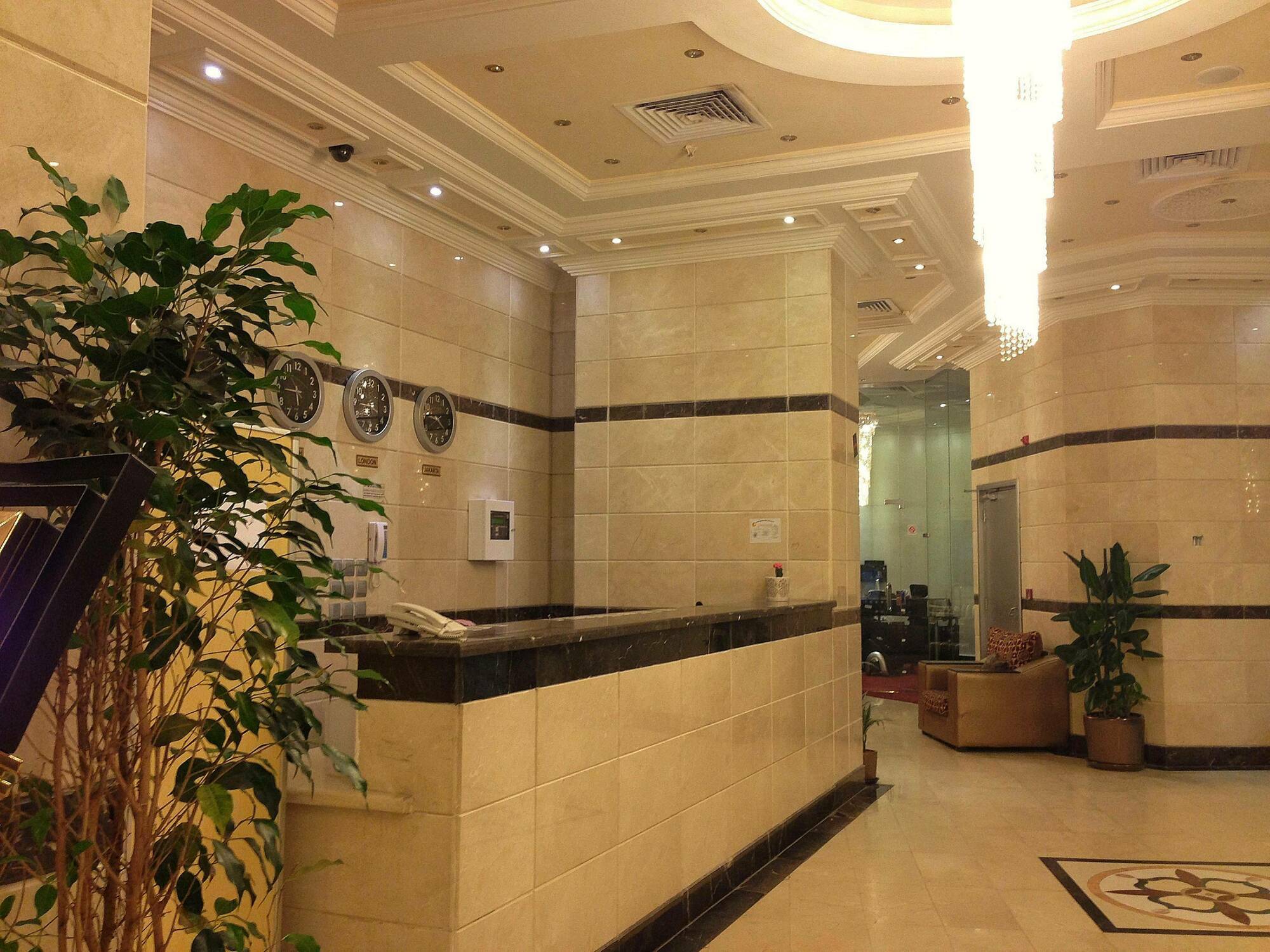 Qasr Al Azizia Hotel Мека Екстериор снимка